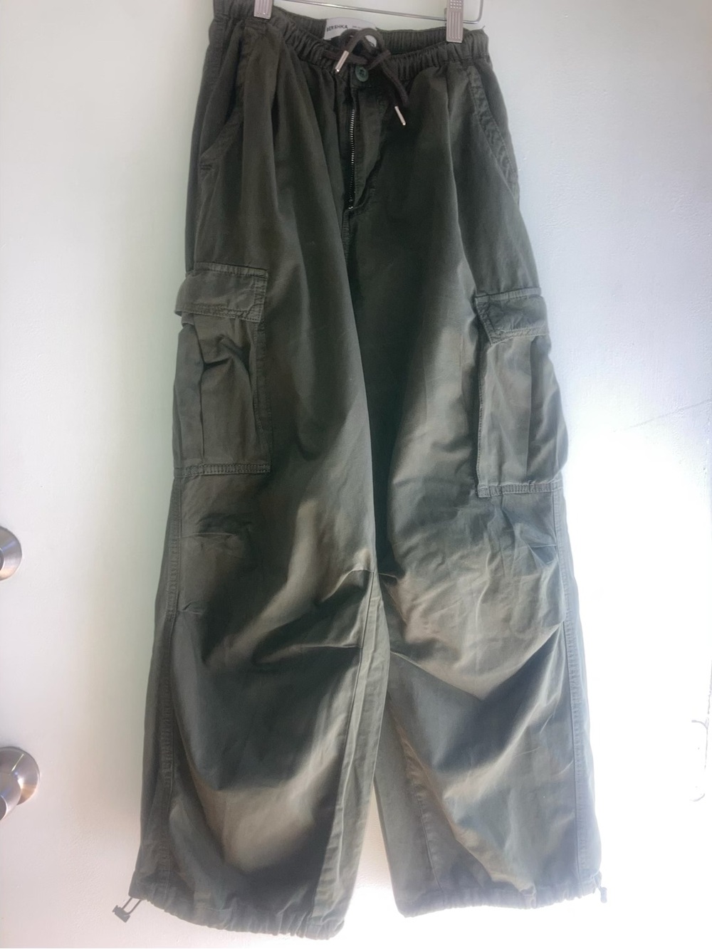 Bershka Olive Green Wide-Leg Cargo Pants